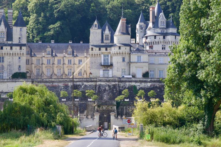 Cycling 'Pays des Châteaux' in Loire Valley